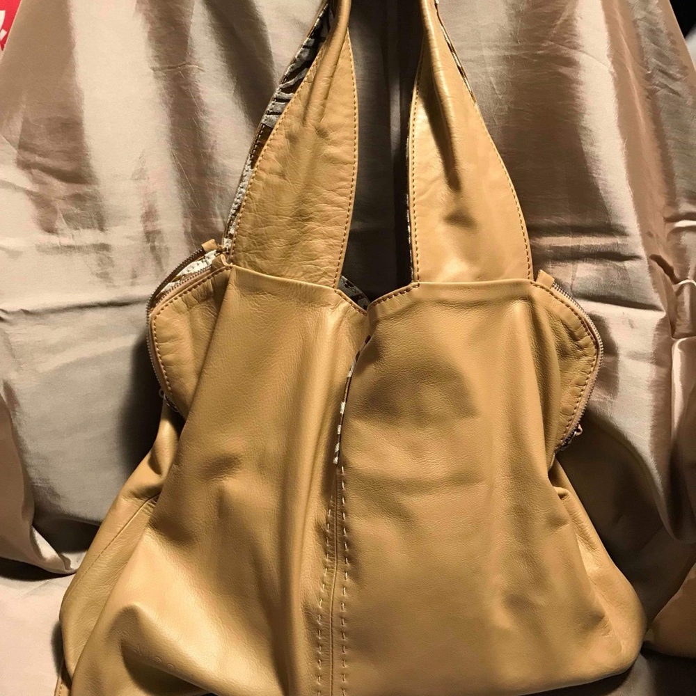 Elegant Tan Leather Tote Bag